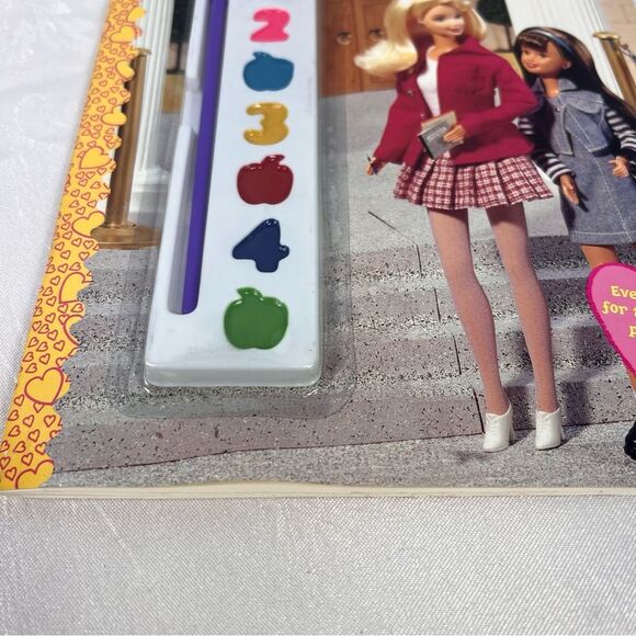 Vintage 1997 Barbie Paint Box Book Claas Trip School Field Trip Golden Book - Picture 3 of 11